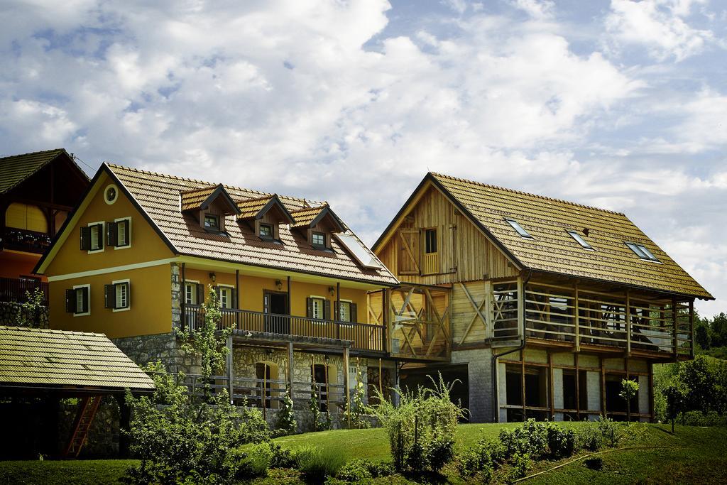Guest House Kalska Domacija Semic Exterior photo